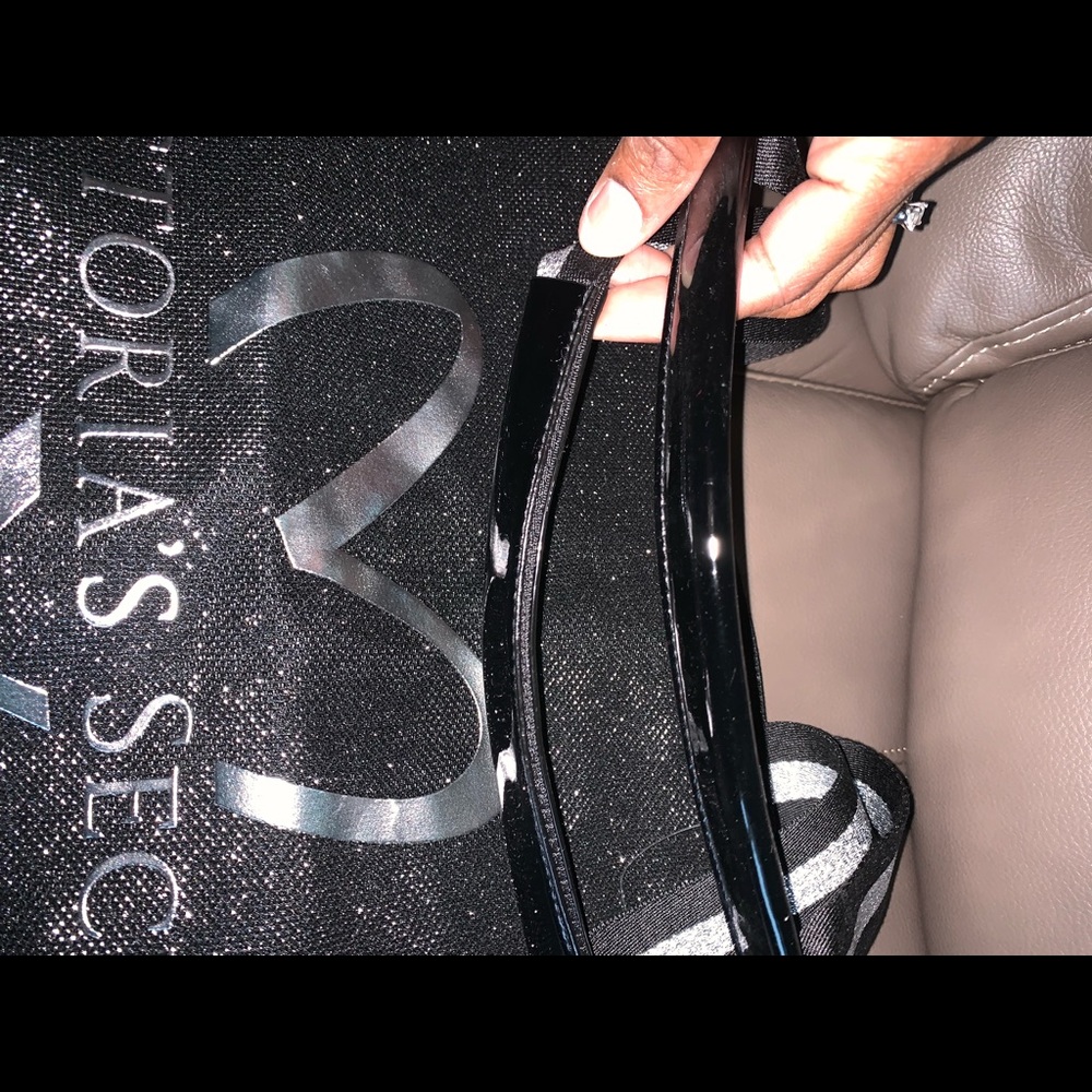 Victoria Secret - Picture 5 of 5